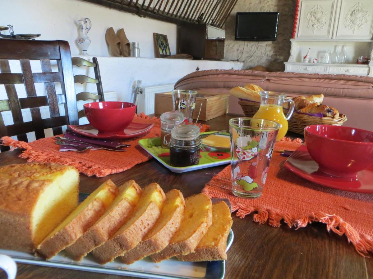 Bed and Breakfast La Ferme De L'Isle Et Sa Roulotte Avaray Exterior foto