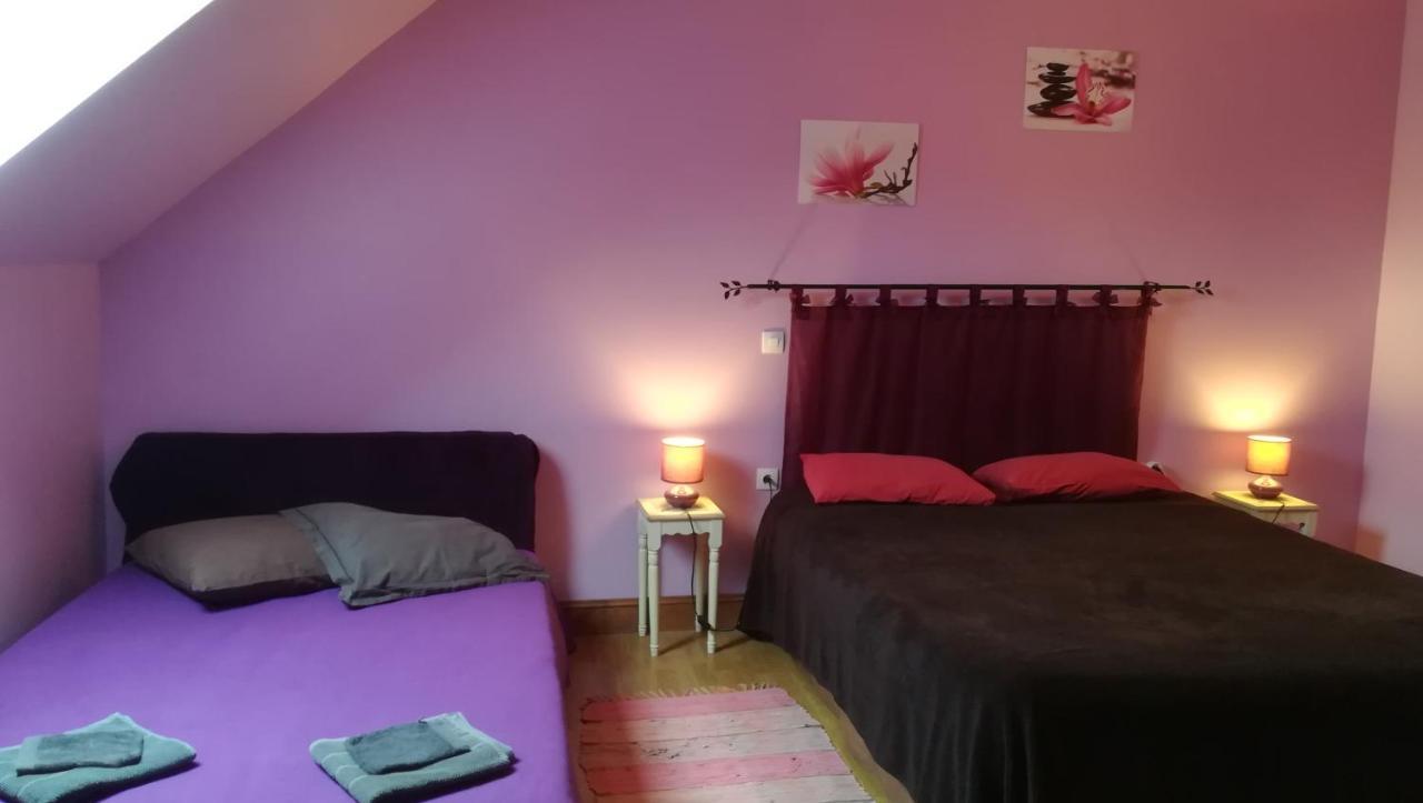 Bed and Breakfast La Ferme De L'Isle Et Sa Roulotte Avaray Exterior foto